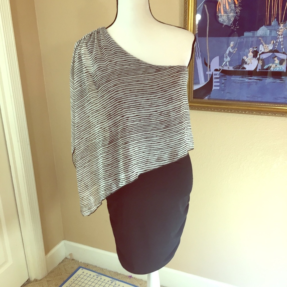Black and white papaya one shoulder dress cute